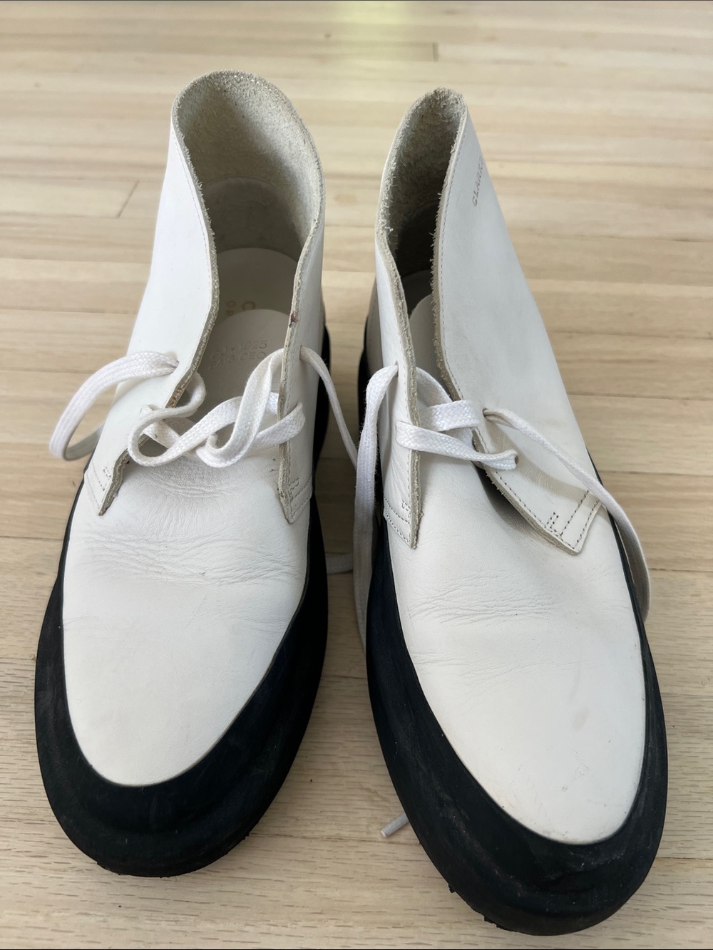 CLARKS DESERT GALOSH LEATHER WHITE 7.5 Med